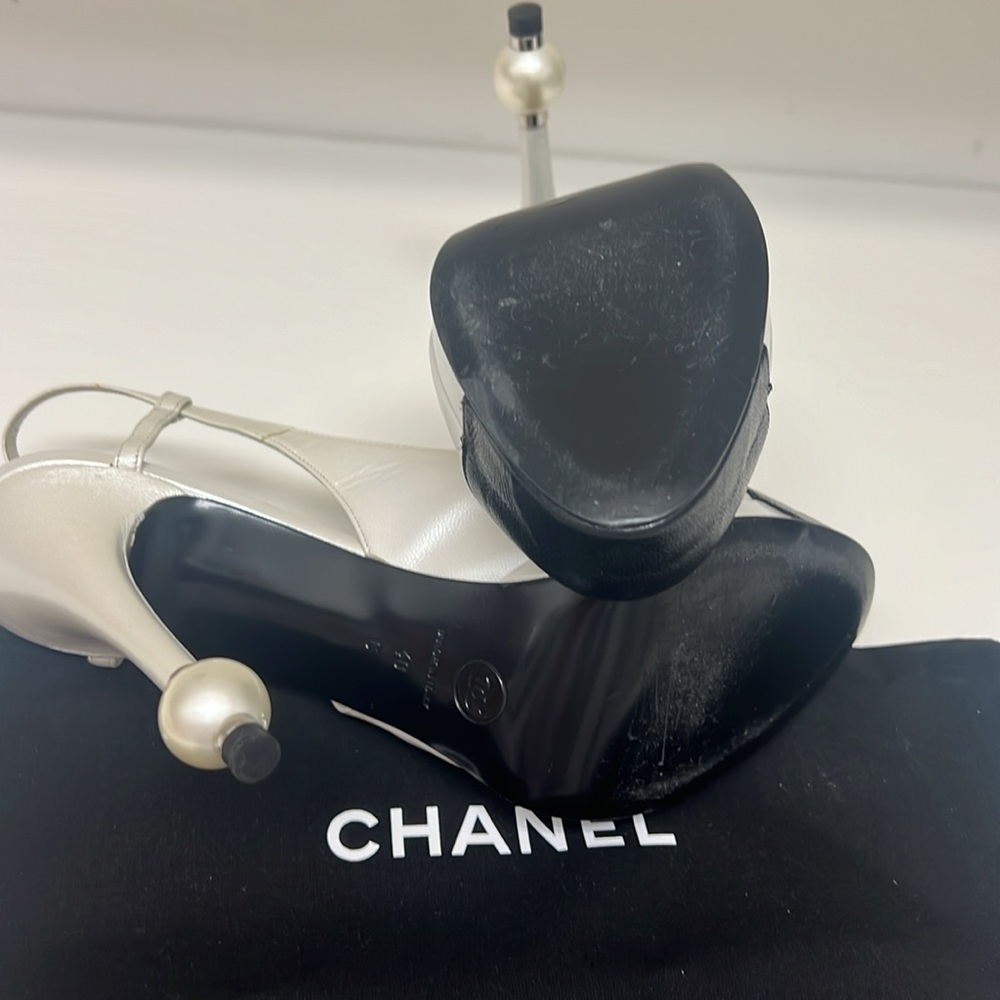 Chanel  shoes. - Picture 7 of 8